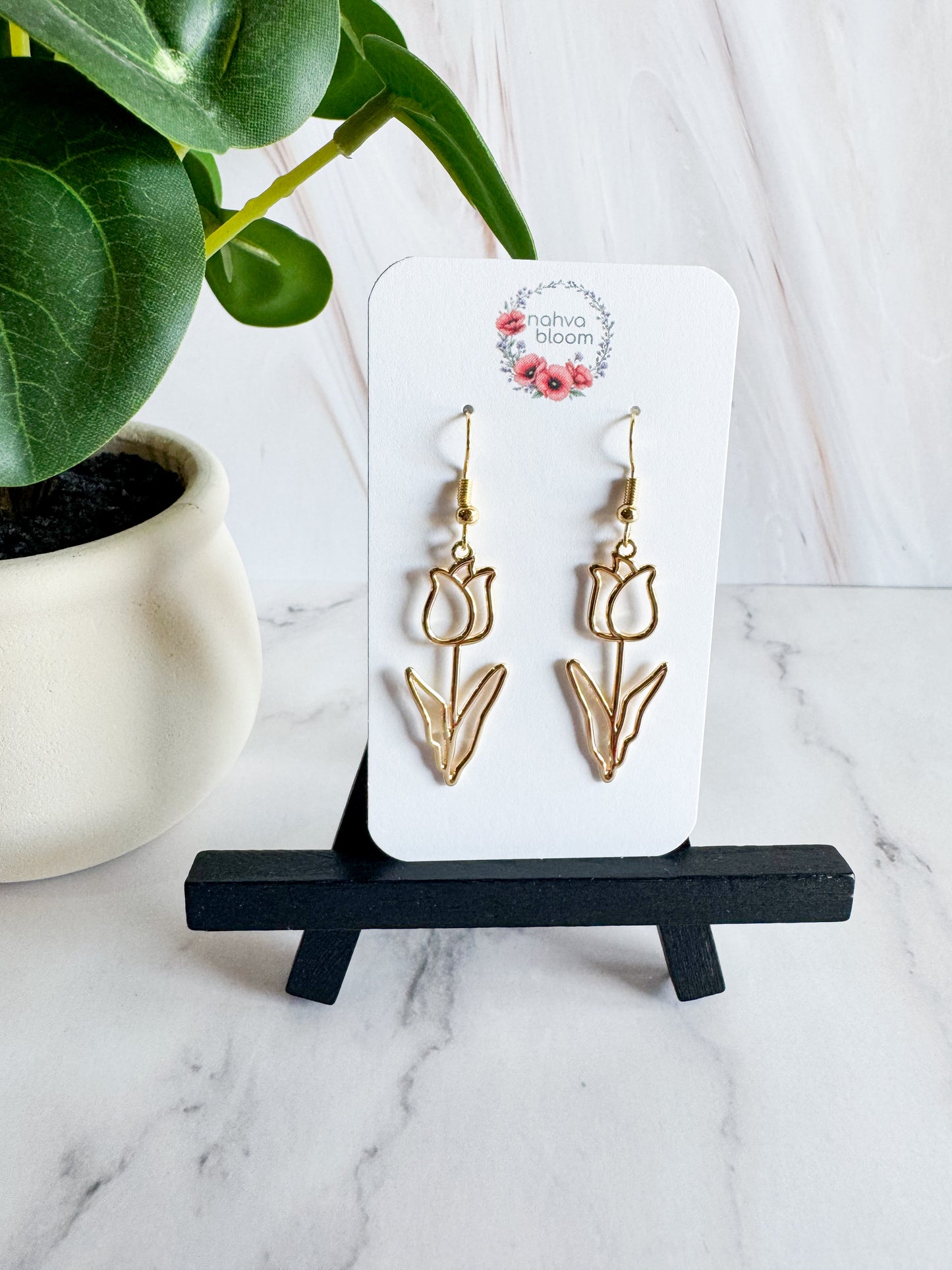 tulip earrings in gold