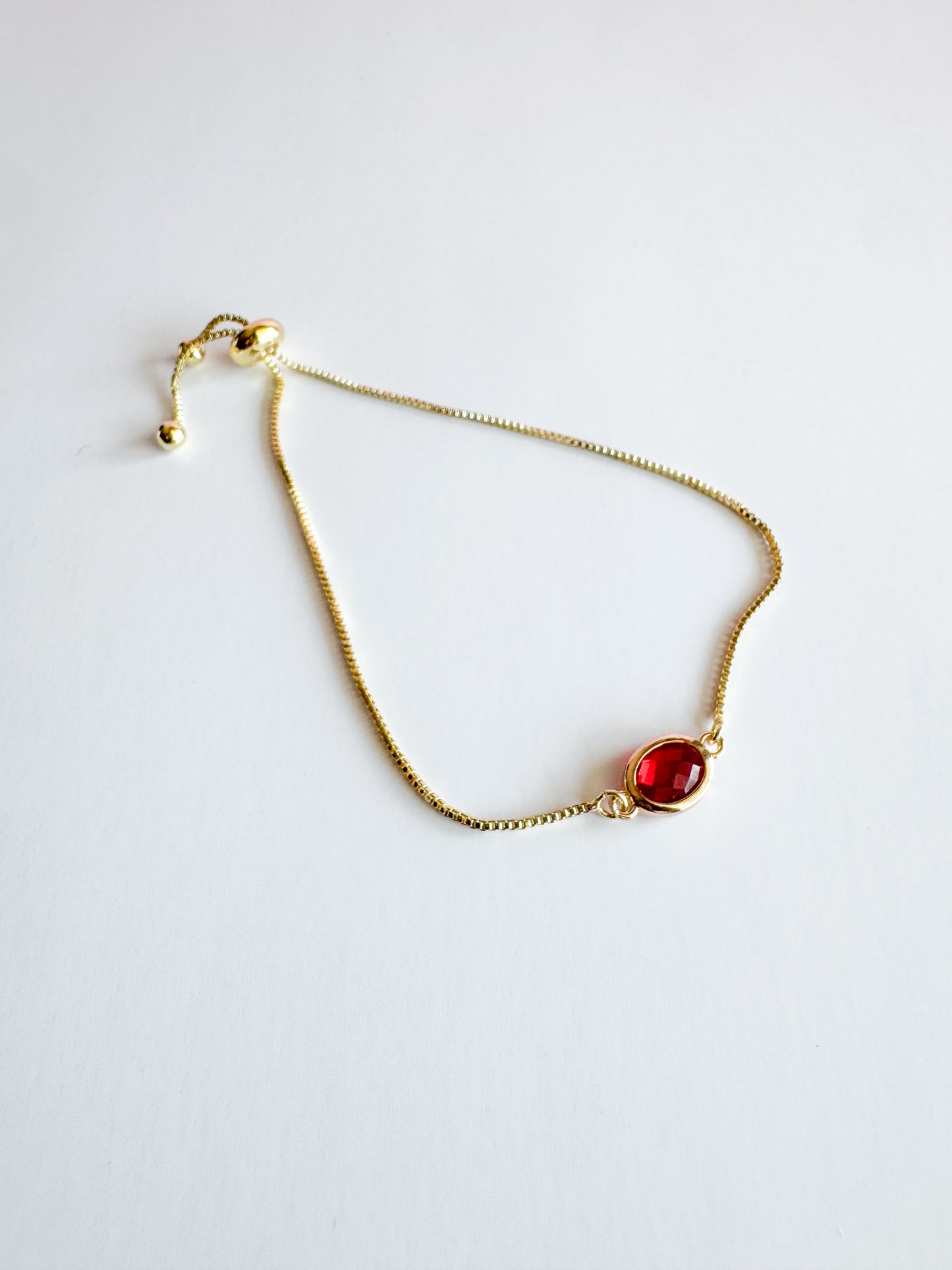 bracelet in red glass