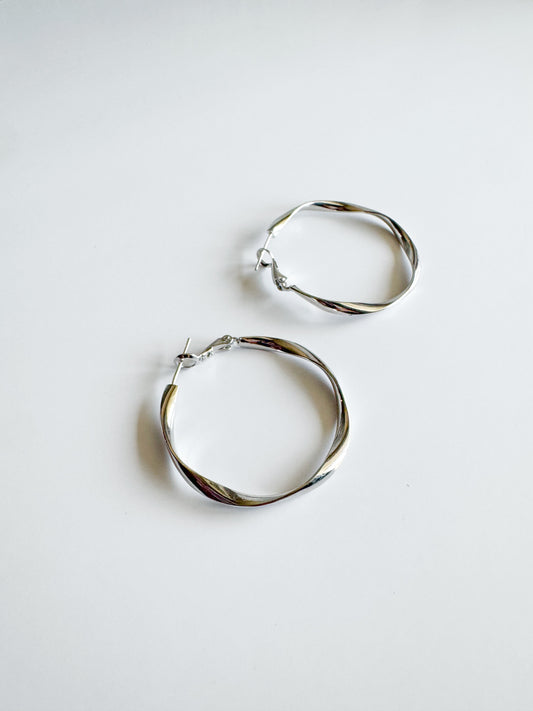 hoop earrings in white gold