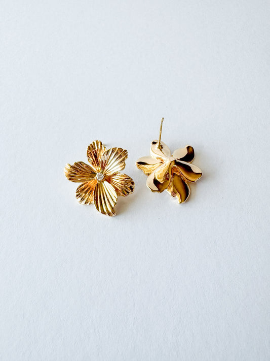 flower earrings in gold