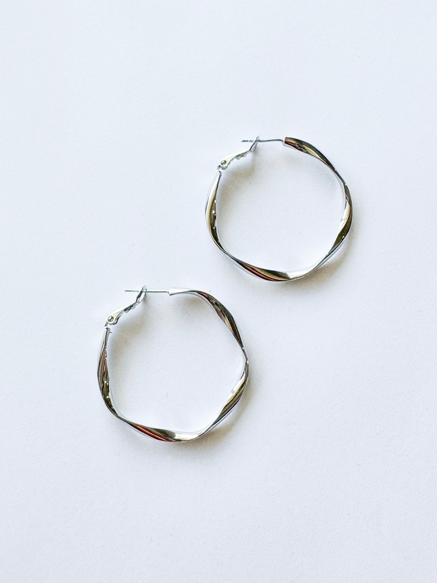 hoop earrings in white gold