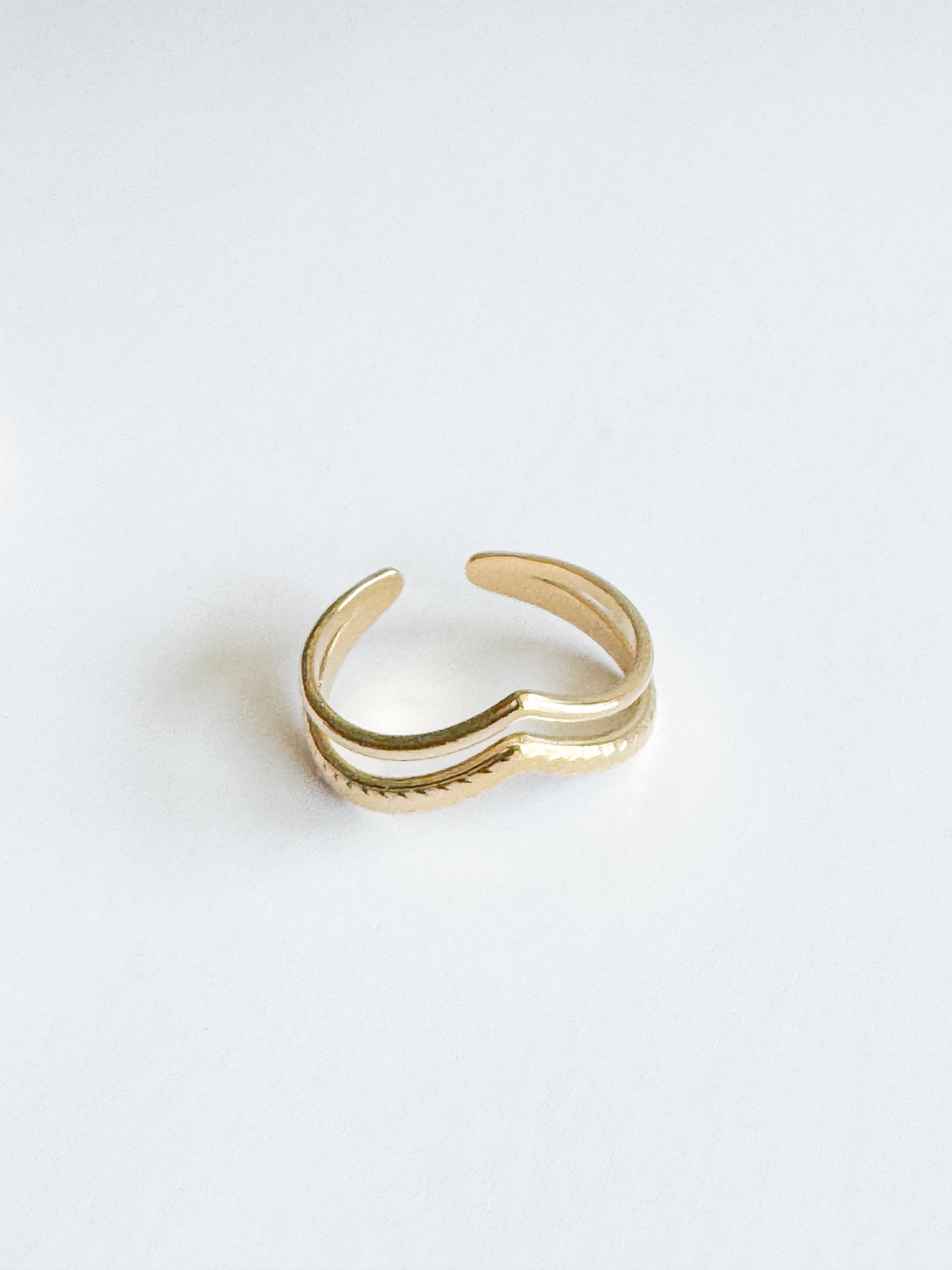 v shaped gold ring