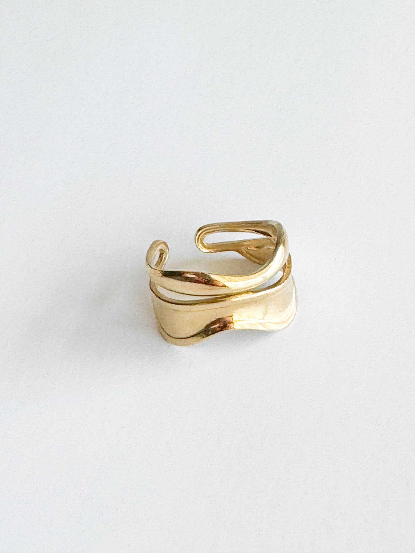 wavy gold ring