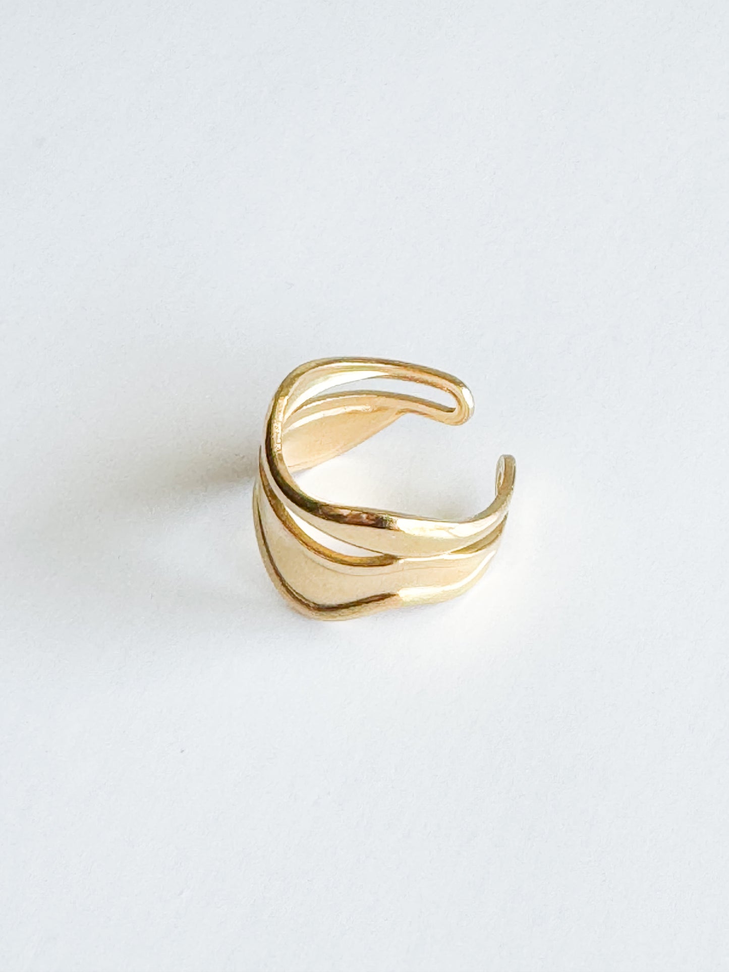 wavy gold ring