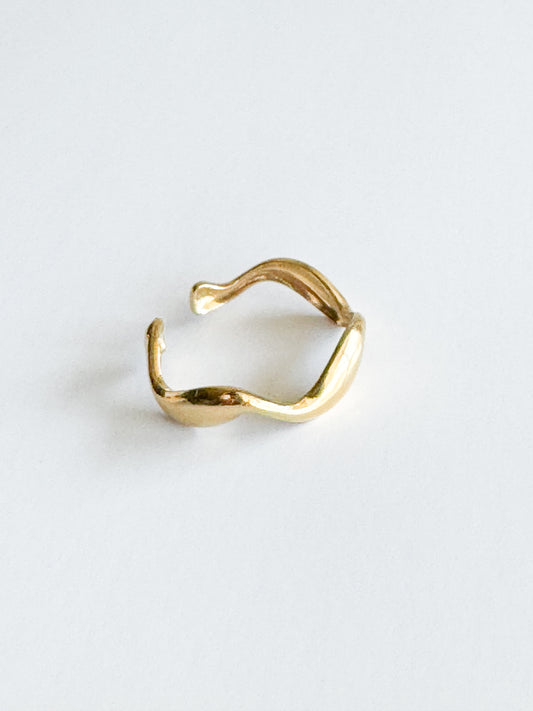 wavy gold ring