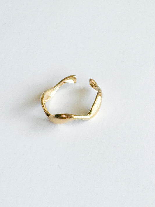 wavy gold ring
