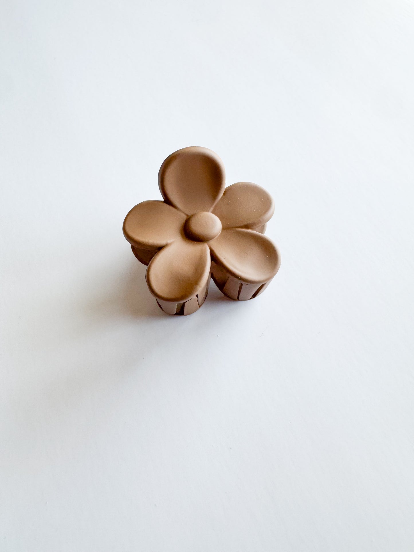 small flower hair claw in brown