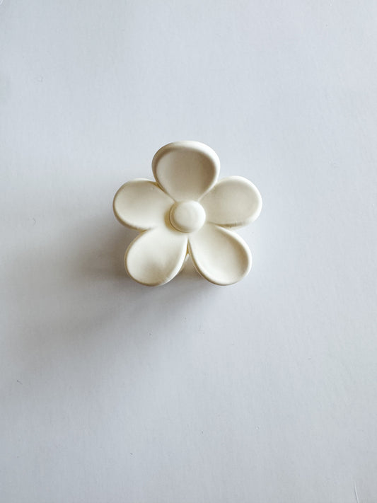 small flower hair claw in cream