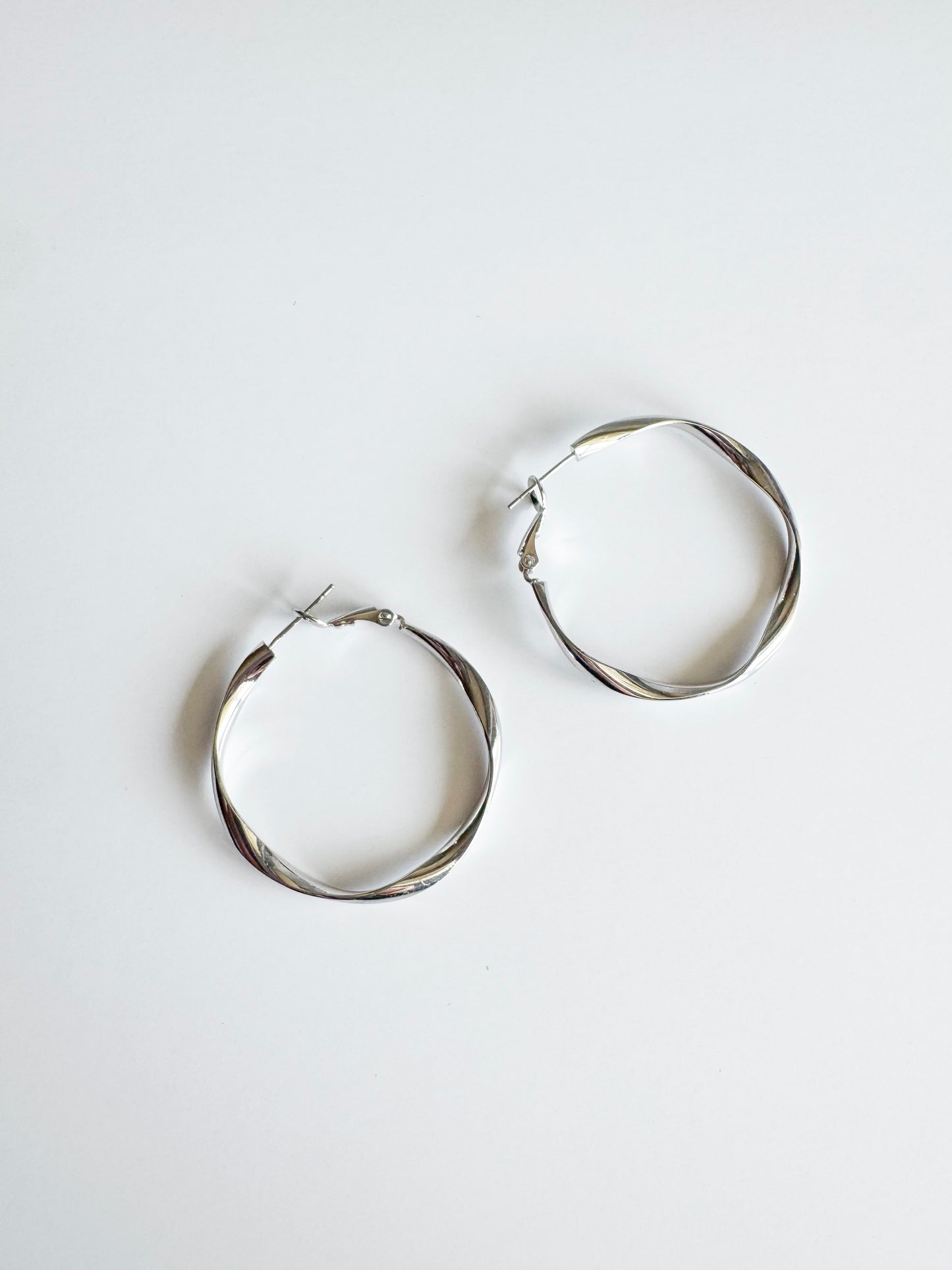 hoop earrings in white gold