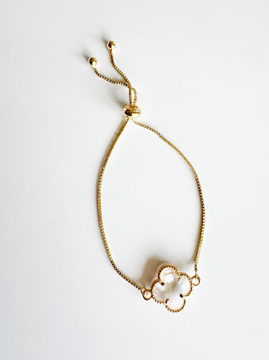 clover bracelet in clear glass