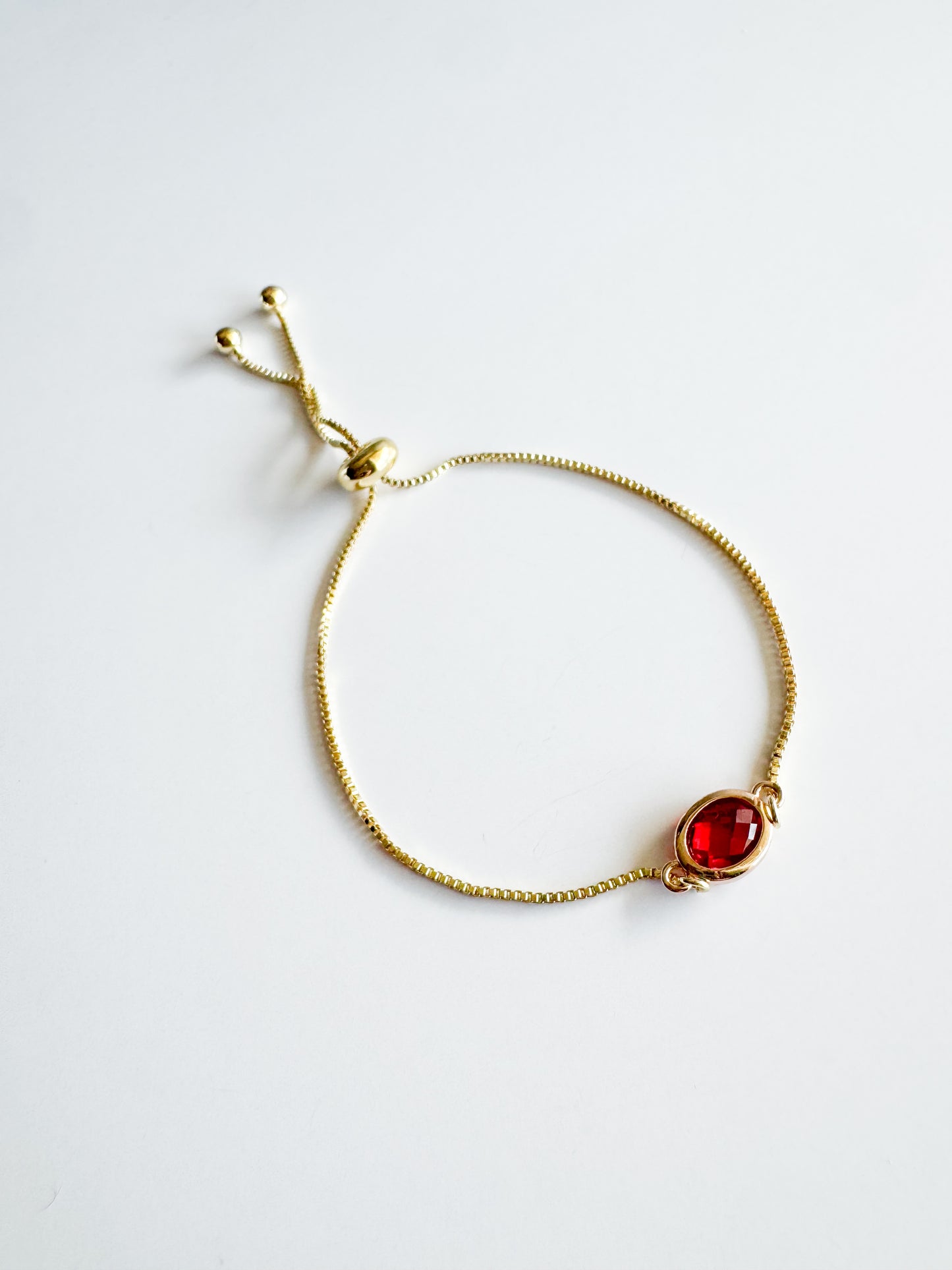 bracelet in red glass