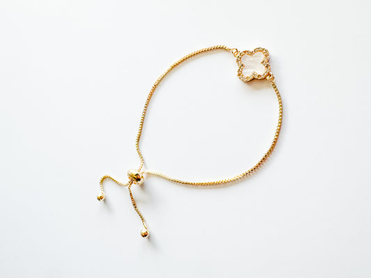 clover bracelet in pearly white