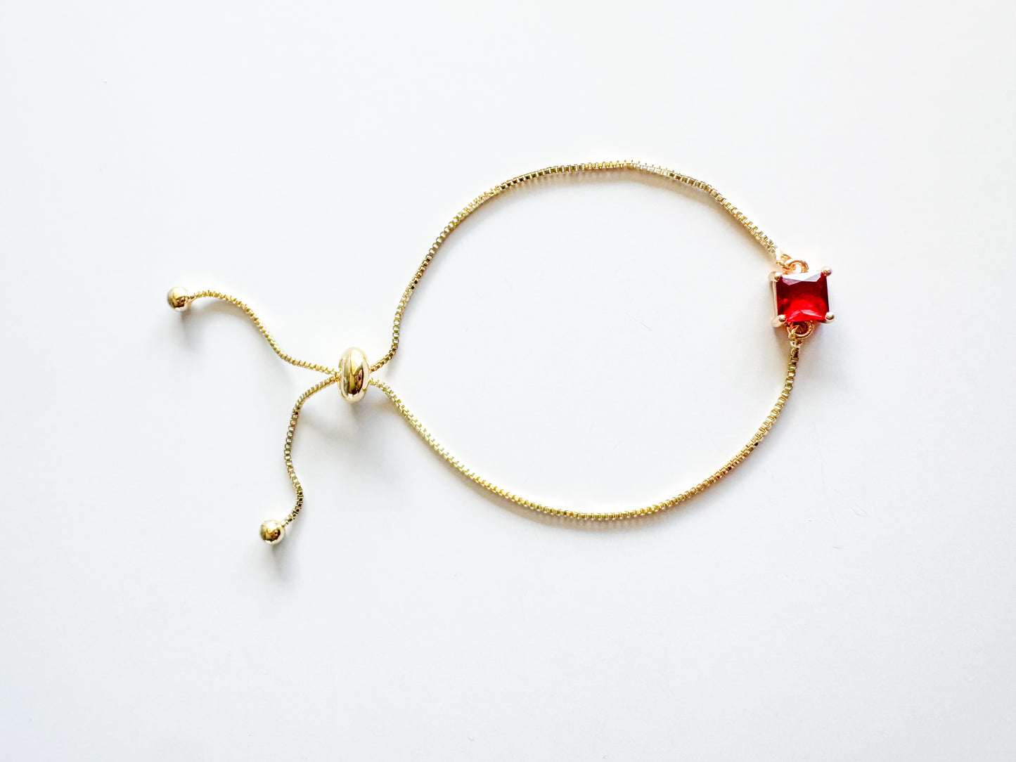 bracelet in red glass