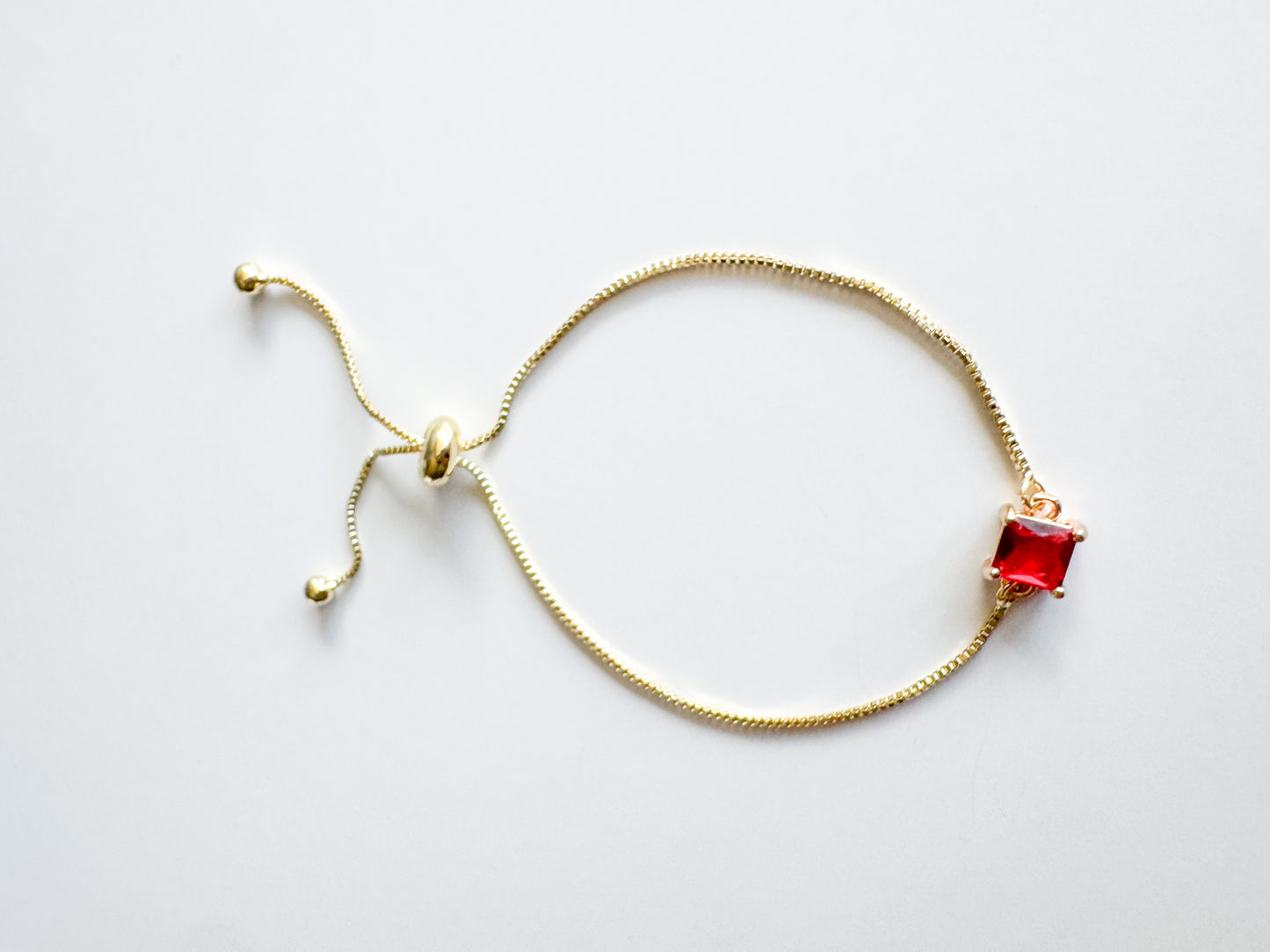 bracelet in red glass