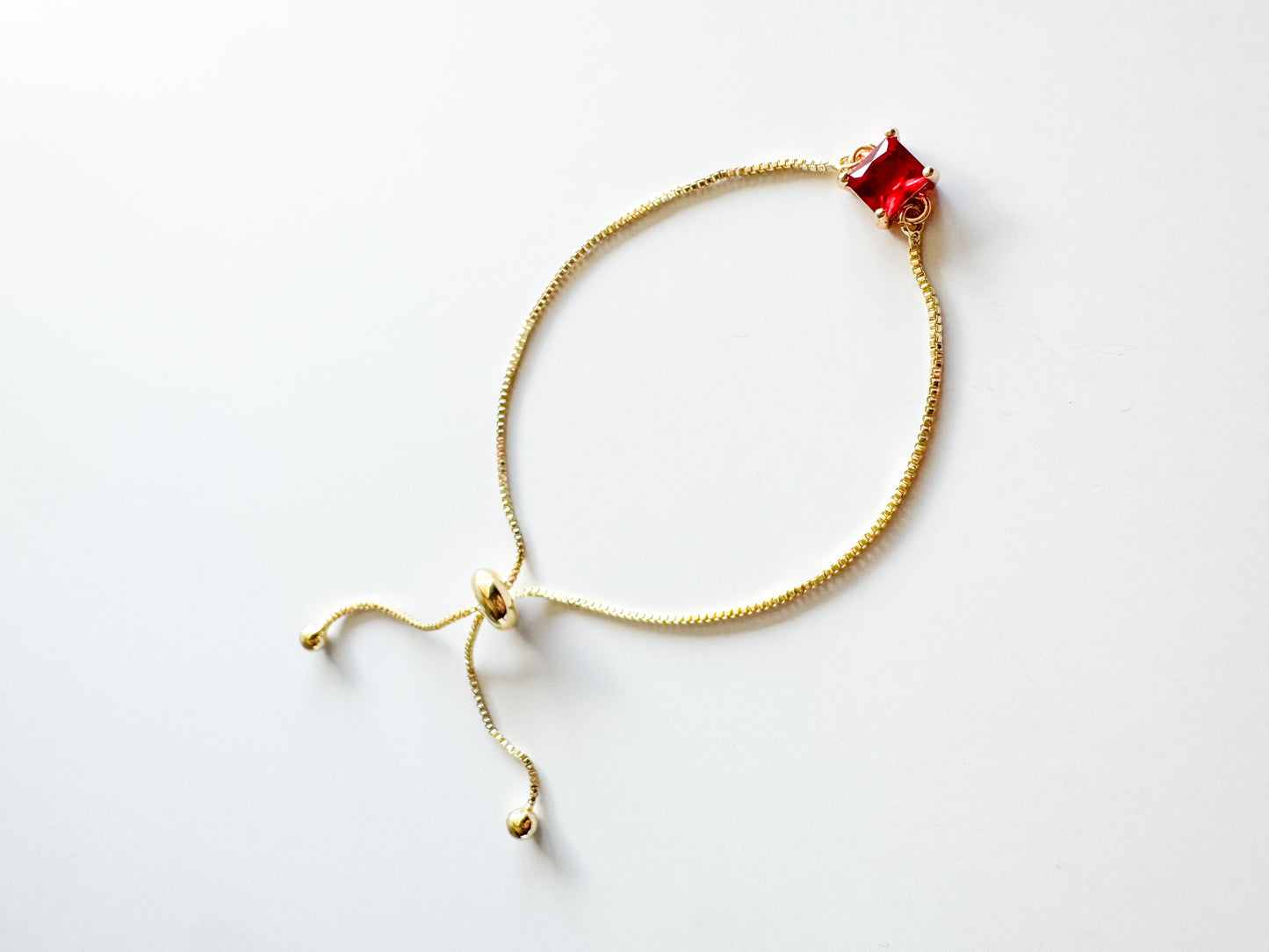 bracelet in red glass