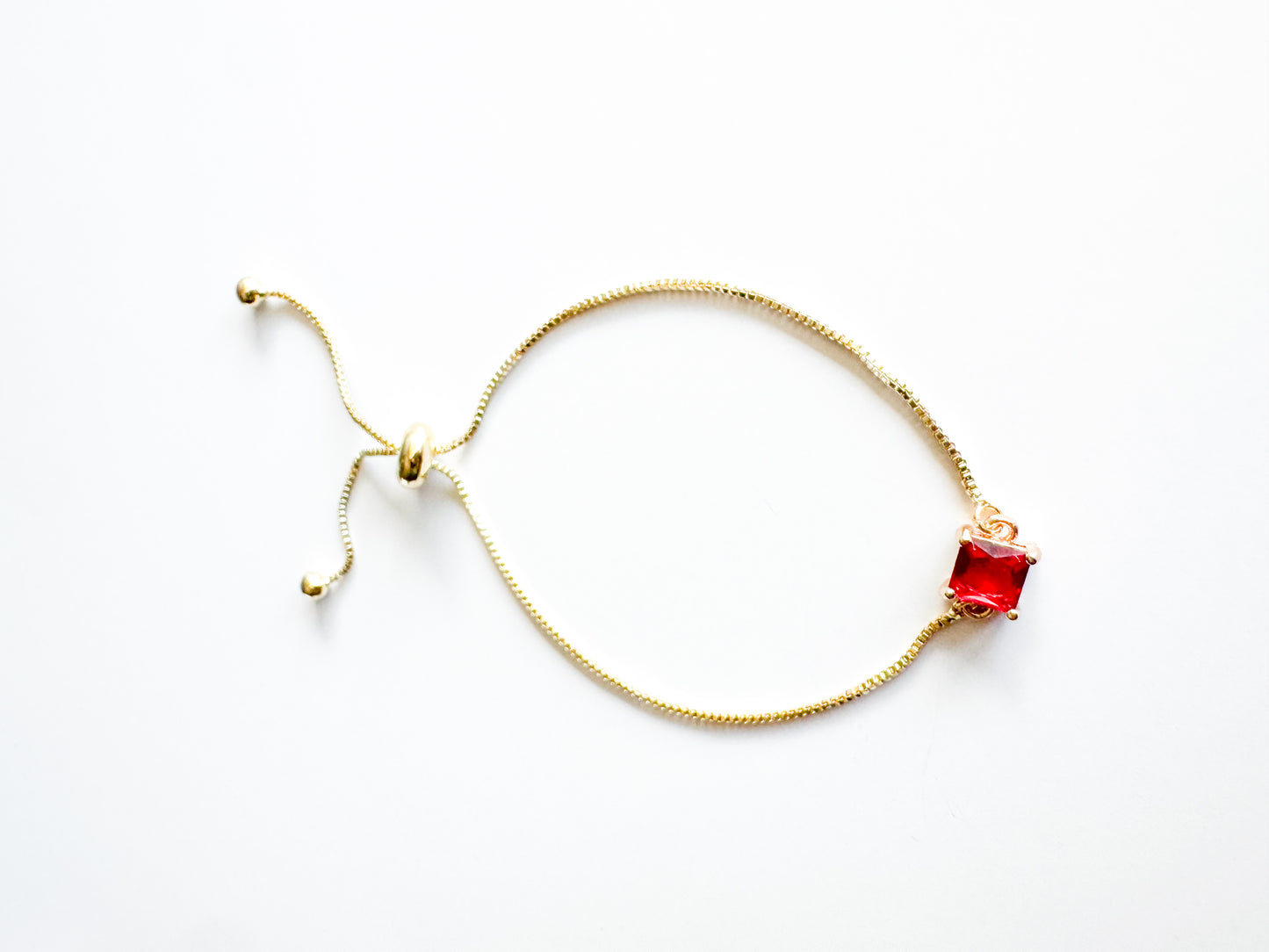 bracelet in red glass