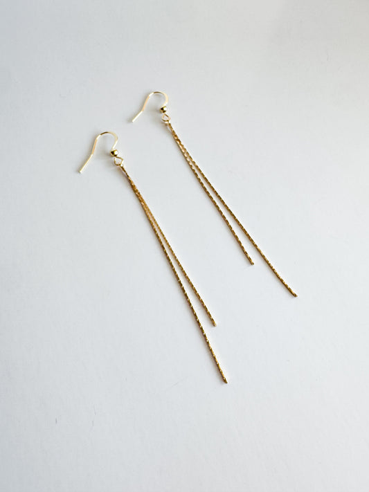 chain earrings in gold