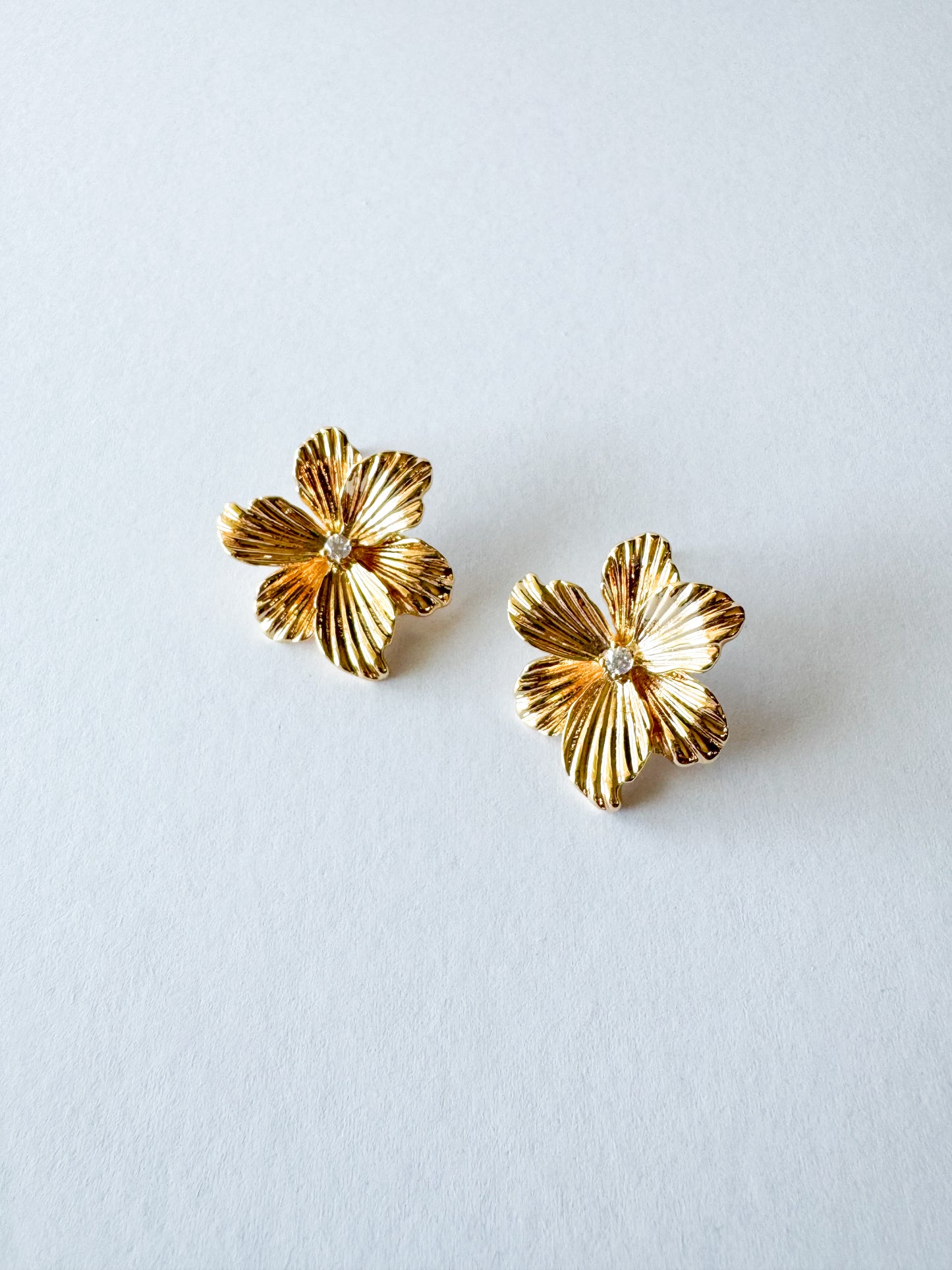 flower earrings in gold