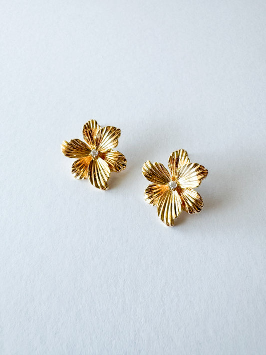 flower earrings in gold