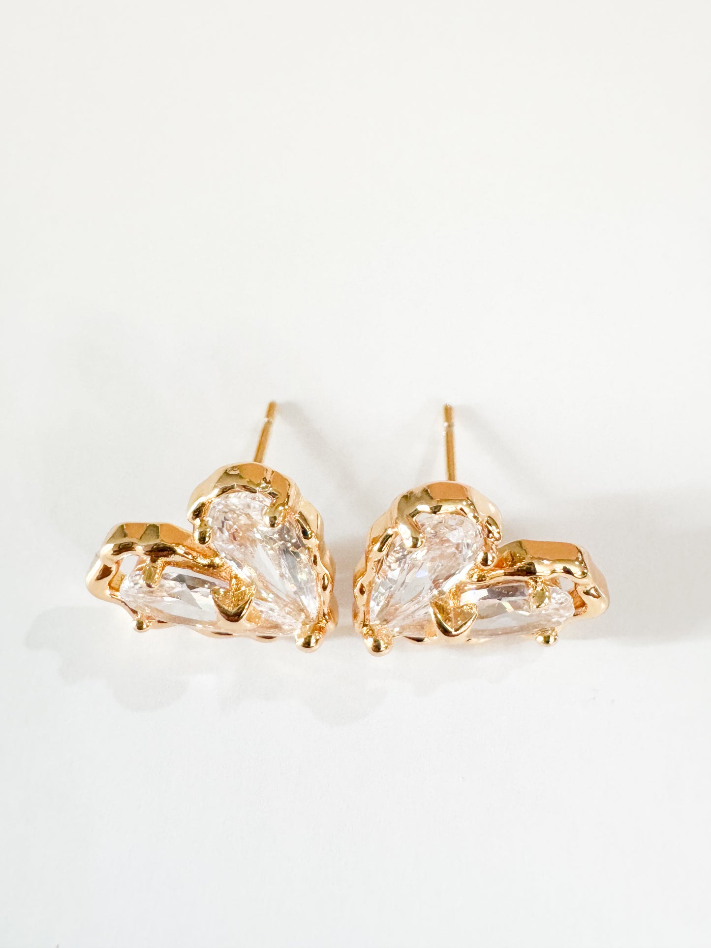 cubic zirconia heart in gold