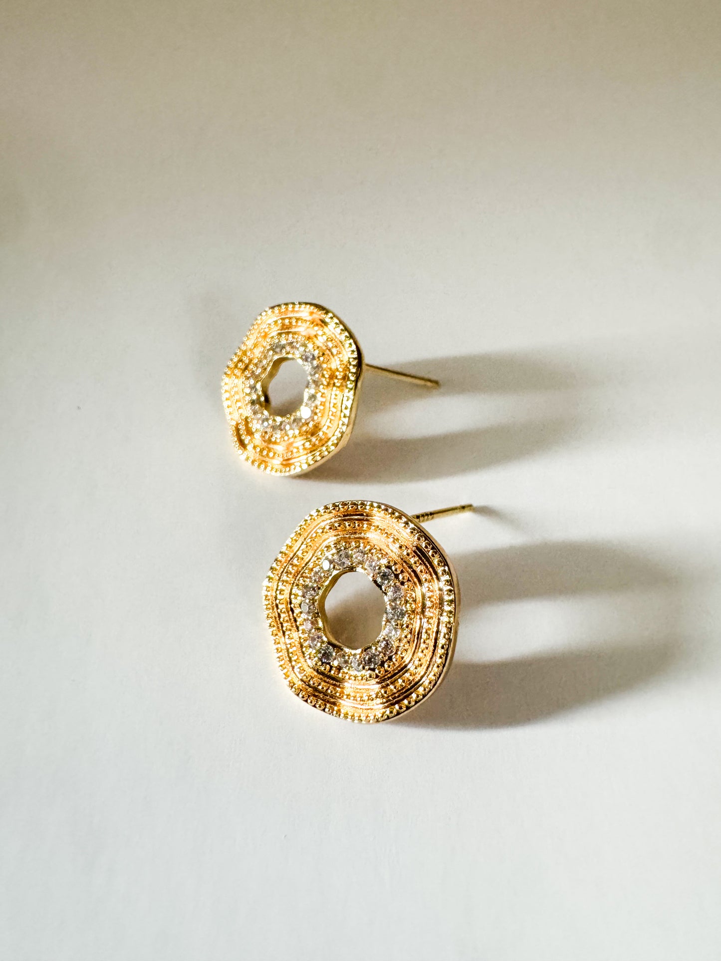 cubic zirconia pave gold round wave studs