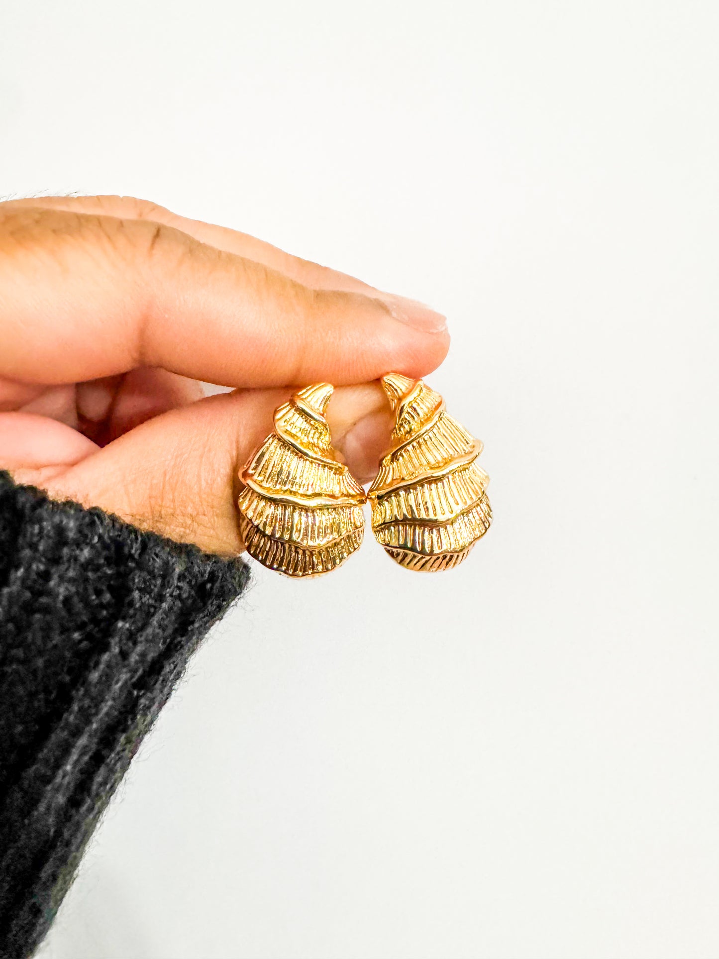 shell teardrop earrings in gold